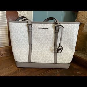 Michael Kors Jet Set Travel Small Top Zip Shoulder Tote